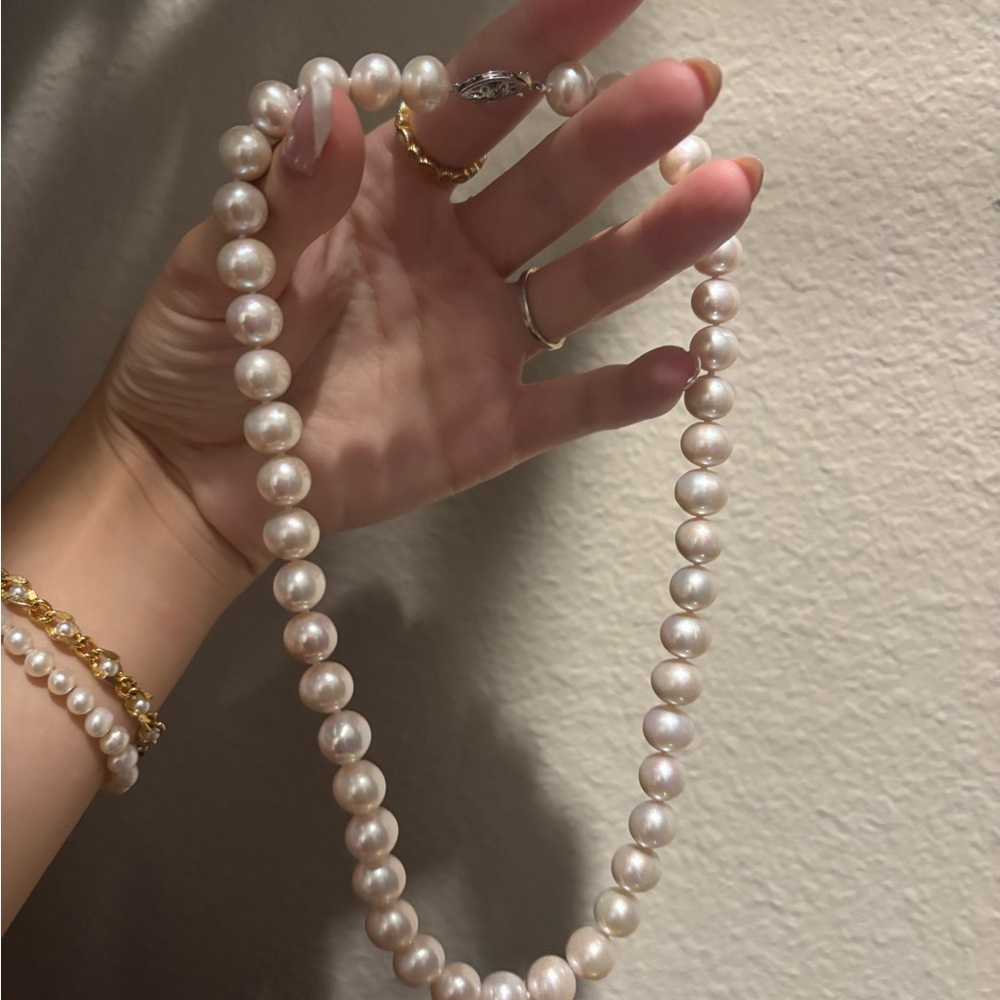 Elegant Pearl Necklace